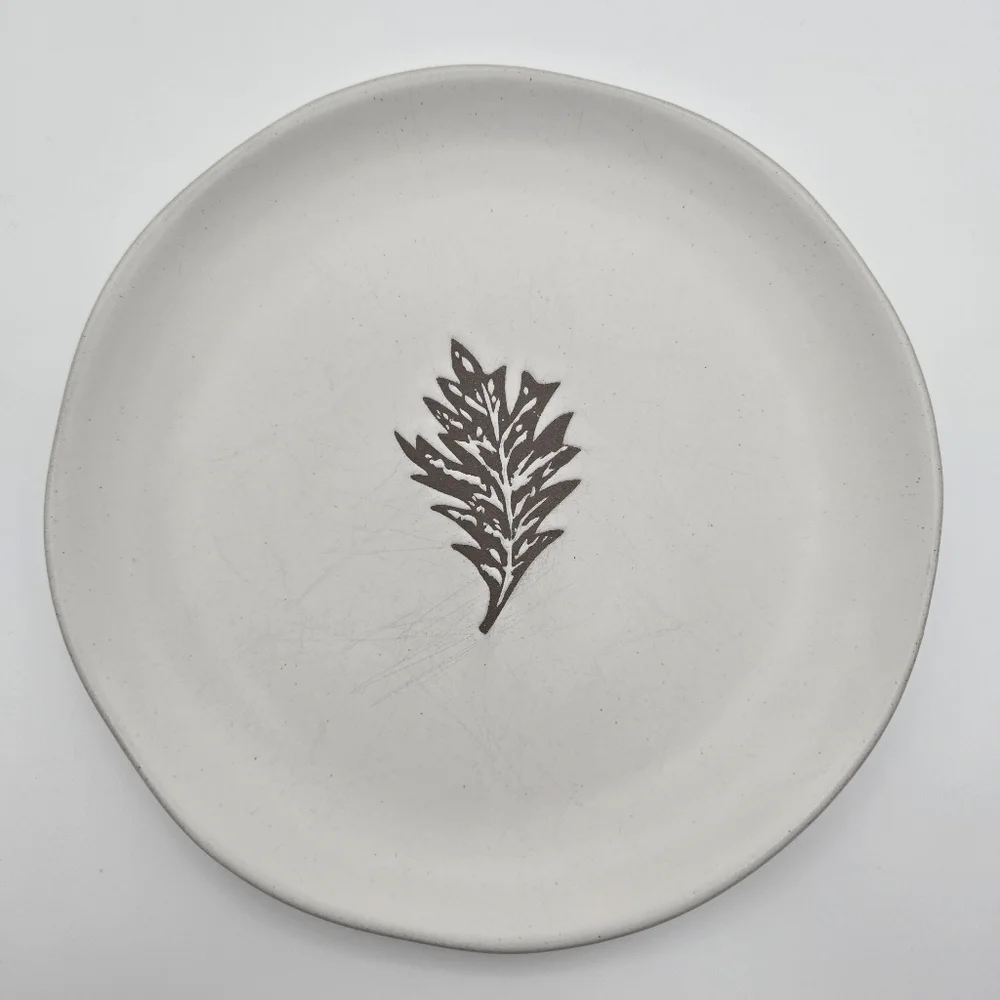 Bee & Willow Set Of 4 White Leaf Print Dessert Appetizer Salad Stoneware Plates